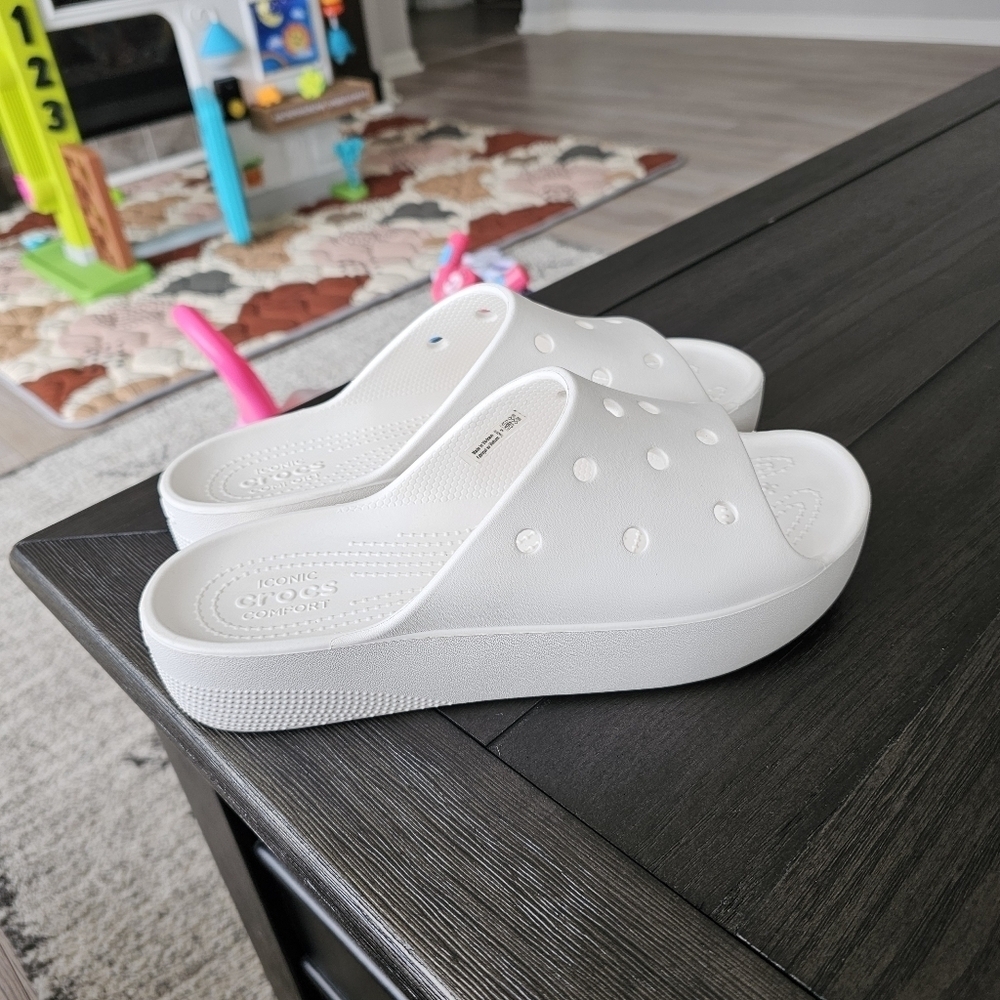 Crocs Classic Platform Slide - Picture 5 of 8